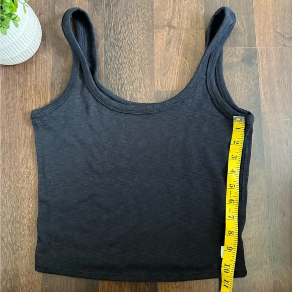 Vuori Sunrise Crop Ribbed Tank - Picture 6 of 12